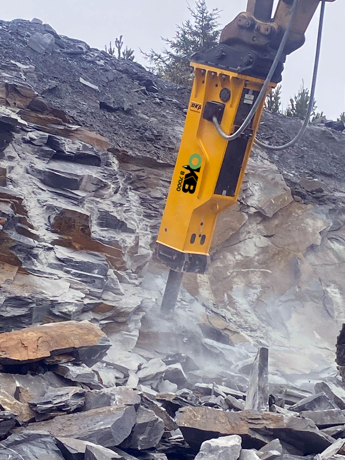 02 OKB-Breaker-B-7000-in-action