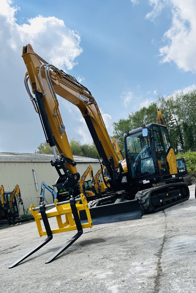 EF forks on excavator OKB pallet forks mounted on an excavator