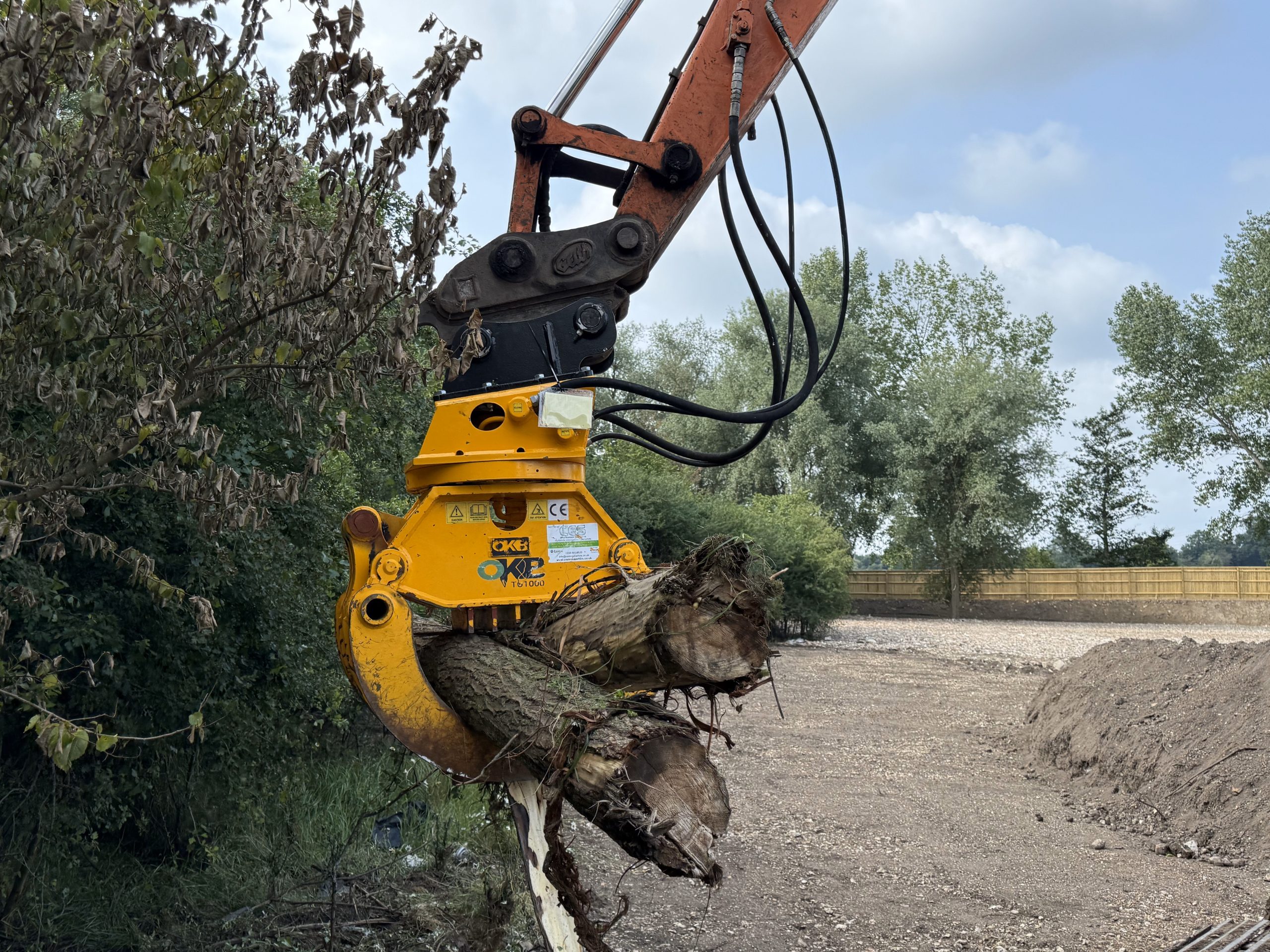 TG1000 with logs 6 TG1000 timber grab