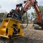 CP1000 close with excavator CP1000 close with excavator